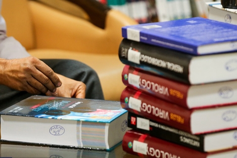 کتابداران؛ پاسداران چراغ دسترسی به دانش